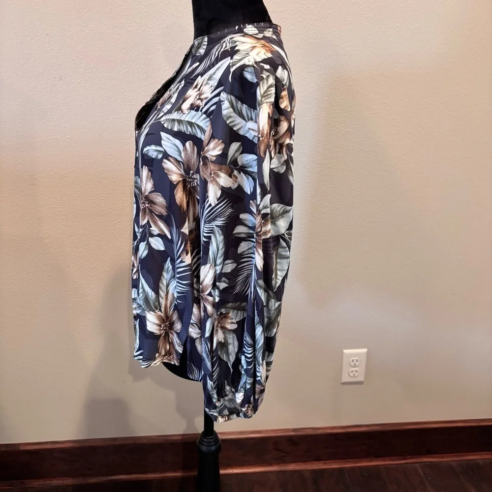 NWT Tommy Bahama Coastal Petals Split Neck Top in Black, Small, Spring Summer